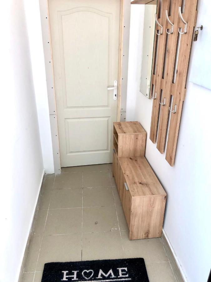 Apartment Tesla Pancevo Bagian luar foto