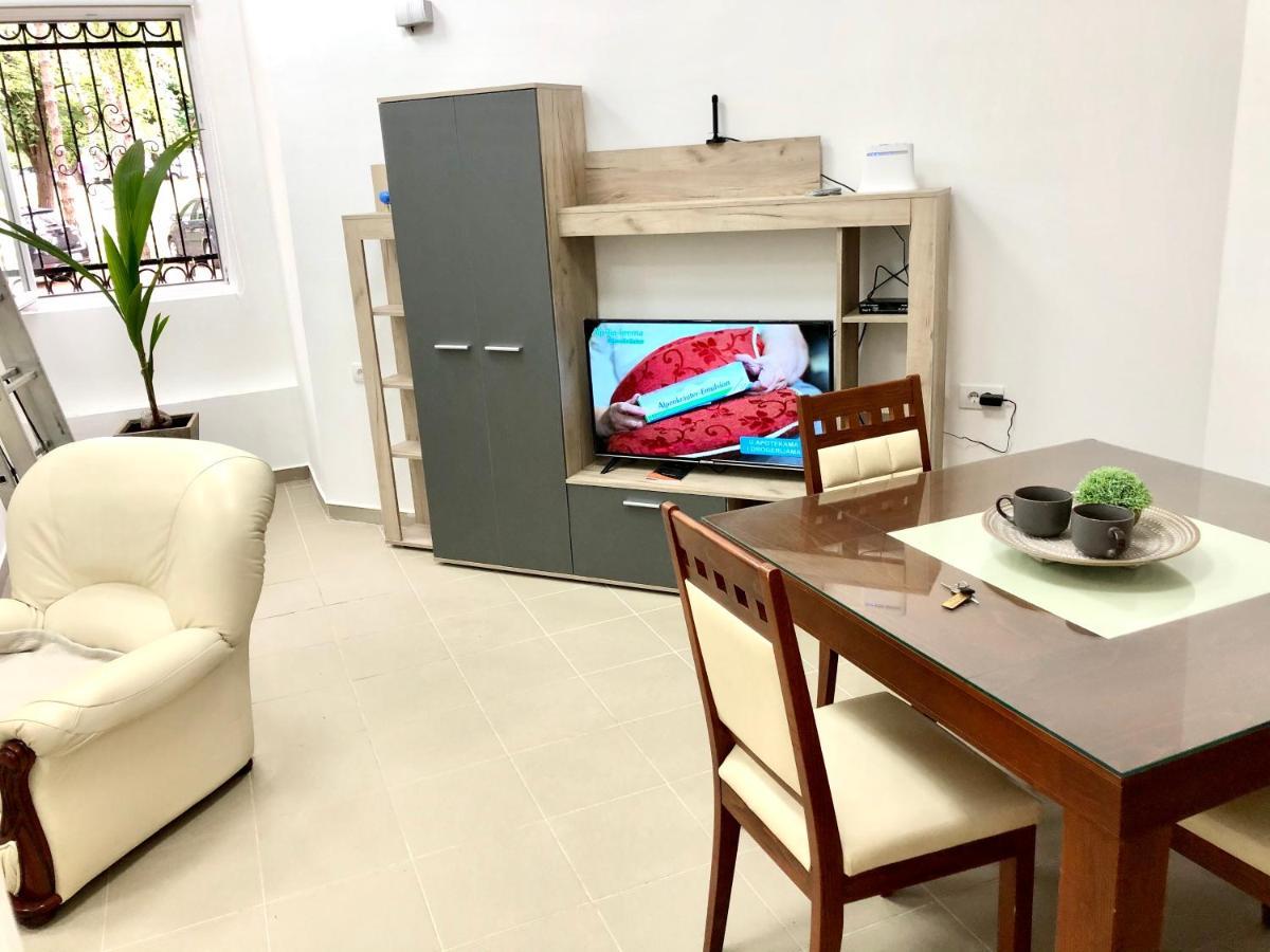 Apartment Tesla Pancevo Bagian luar foto
