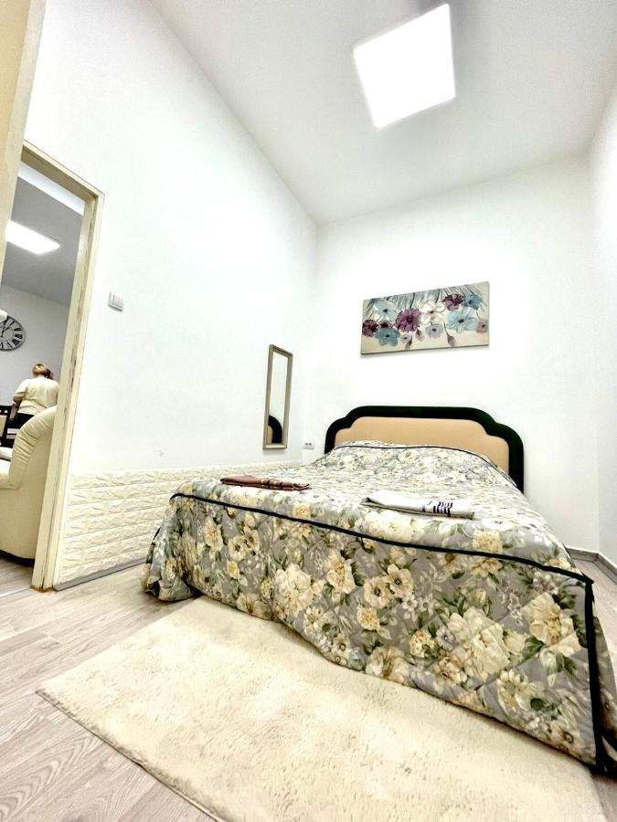 Apartment Tesla Pancevo Bagian luar foto